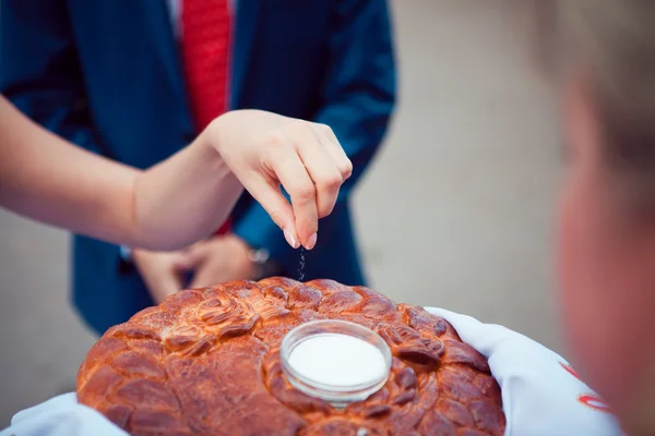 Hochzeitsritual Brotsalz — Stockfoto