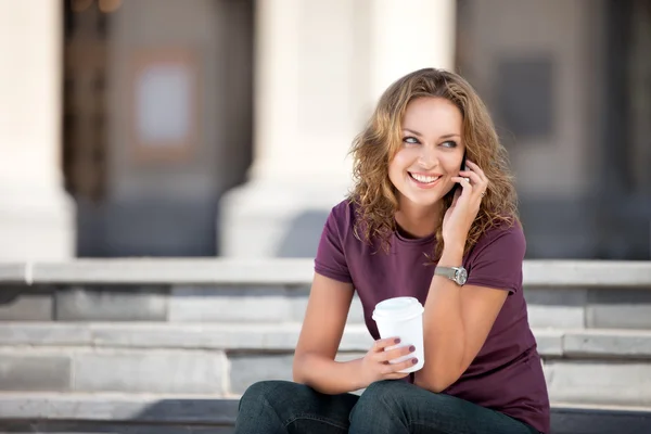 Stadsleven en koffie. — Stockfoto