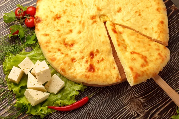 Torta di formaggio feta osseta . — Foto Stock