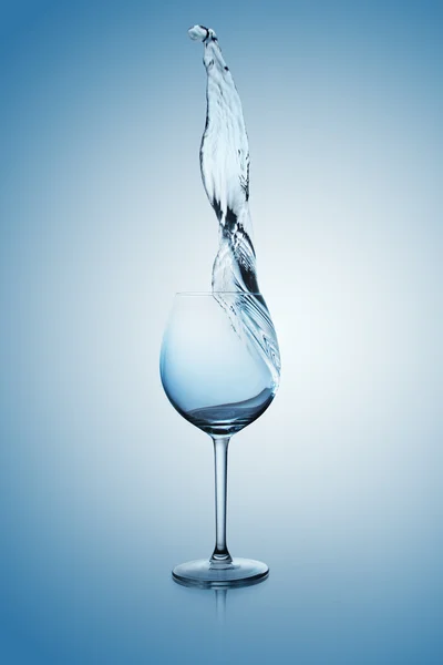 A pohár víz-splash. — Stock Fotó