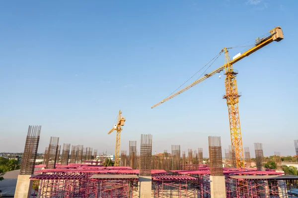 Crane Steel Concrete Structure Building Construction Site Blue Sky — Stockfoto