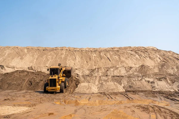 Vista Posteriore Yellow Excavator Sabbiera Industria Della Sabbia Nel Cantiere — Foto Stock