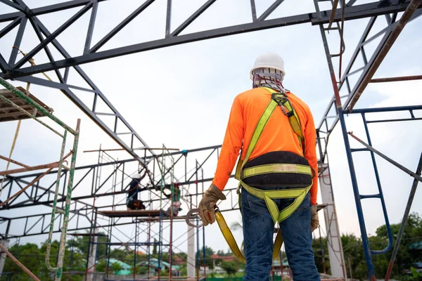 Workers Prepare Fall Arrestor Device Worker Hooks Safety Body Harness — 스톡 사진