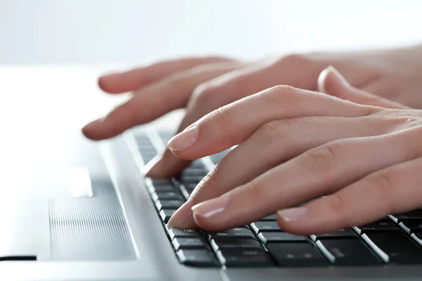 Hands over keyboard — Stock Photo, Image