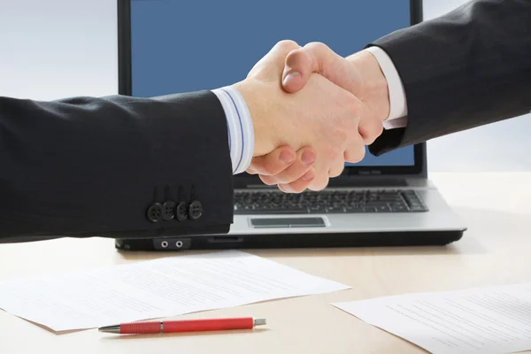 Businessmen handshake — Stok fotoğraf