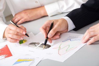 tartışırken iş ortakları