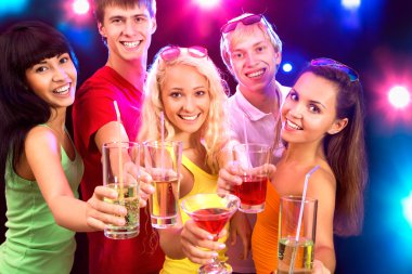 insanlar tarafından gözlük tungur