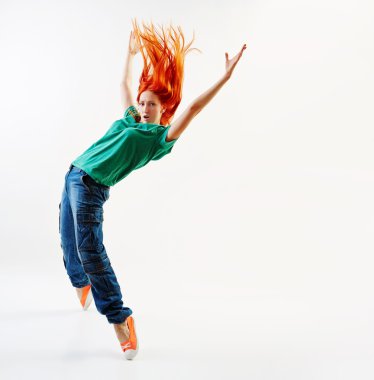 modern stil dansçı atlama