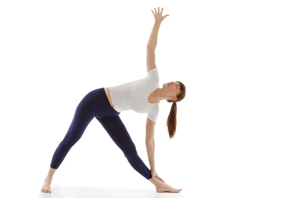 Vrouw doet yoga — Stockfoto