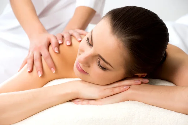 Woman having massage on back — Stock Photo, Image