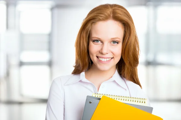 Joven mujer de negocios — Foto de Stock