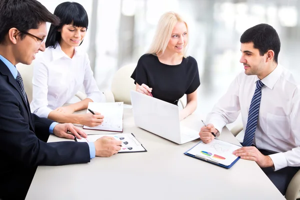 Geschäftsleute — Stockfoto