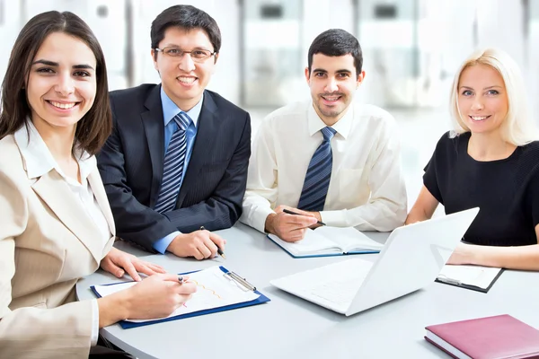 Equipe de negócios trabalhando — Fotografia de Stock