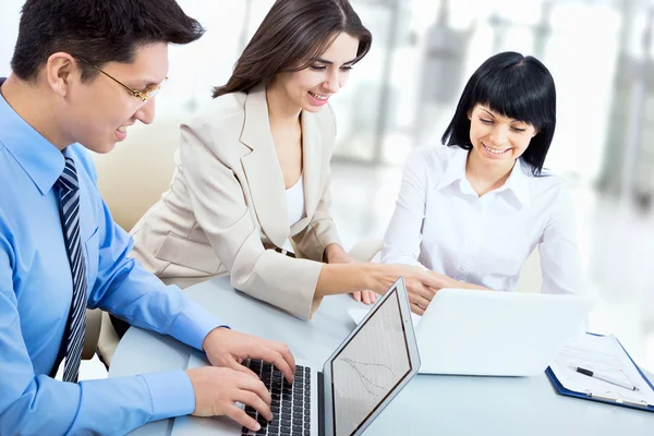 Equipe de negócios trabalhando — Fotografia de Stock