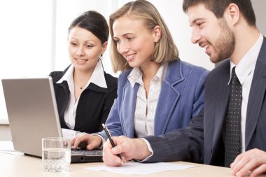 Bilgisayarlı iş adamları