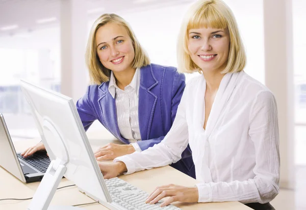 Two businesswomen — Stock Photo, Image