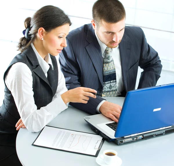 Business people working with laptop — Stock Photo, Image