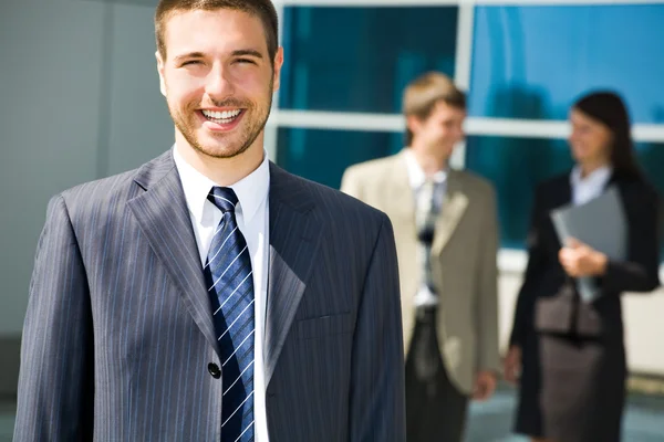 Hombre de negocios sonriente — Foto de Stock