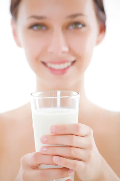 Kadın holding süt — Stok fotoğraf