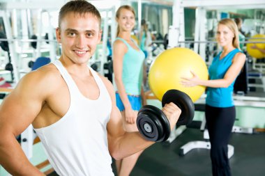 jimnastik salonu kişi ile Fitness Eğitmeni