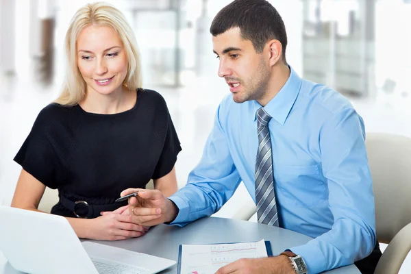 Businesspeople working at meeting — Stock Photo, Image