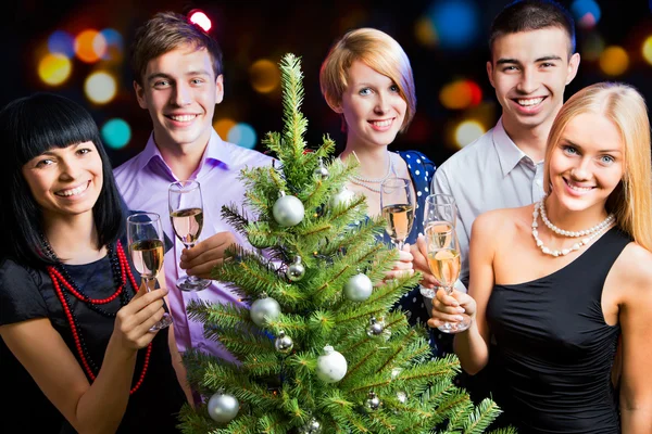 Friends celebrating New Year — Stock Photo, Image