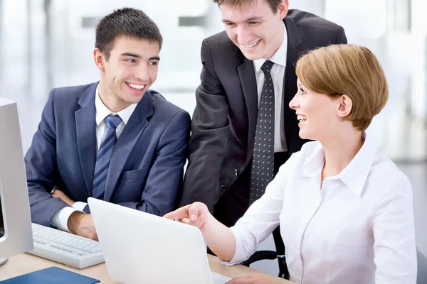 Jóvenes empresarios — Foto de Stock