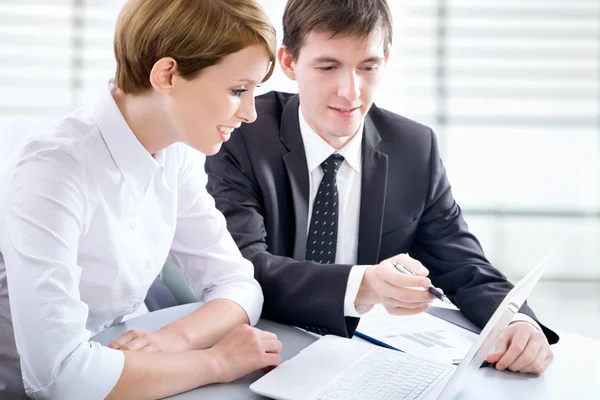 Businesspeople working at meeting — Stock Photo, Image