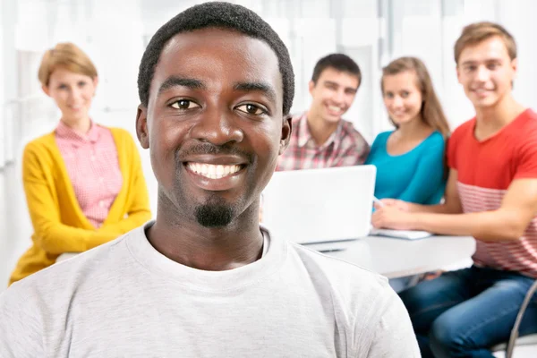 Internationale groep van studenten — Stockfoto