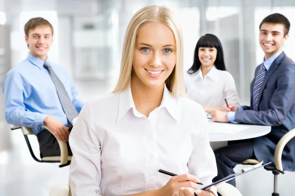 Portrait of attractive business woman — Stock Photo, Image