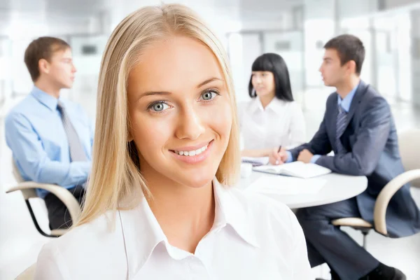 Portrait of attractive business woman — Stock Photo, Image