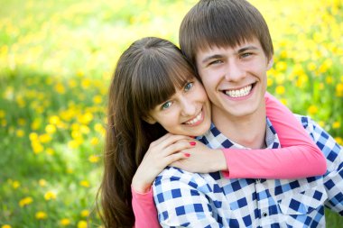mutlu genç aşık