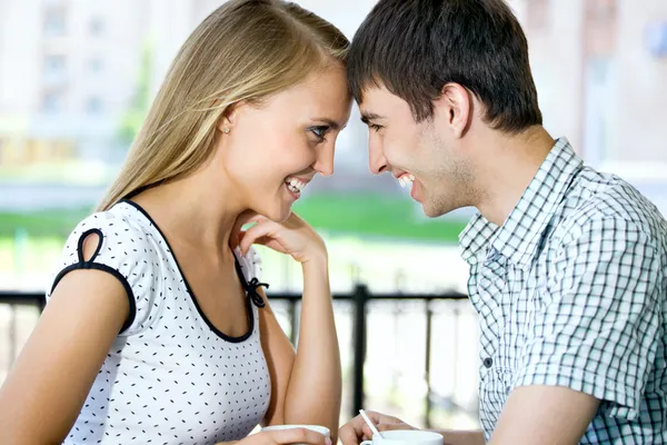 Pareja en la cafetería — Foto de Stock