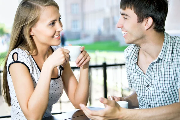 Pareja bebiendo café —  Fotos de Stock