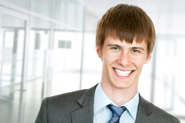 Joven hombre de negocios — Foto de Stock