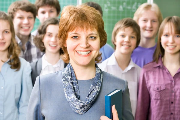 Insegnante e studenti — Foto Stock