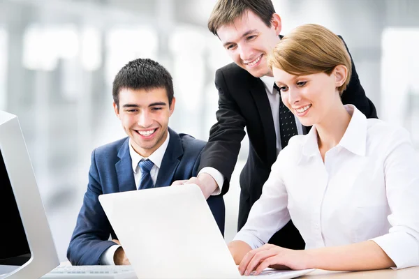 Gente de negocios trabajando juntos — Foto de Stock