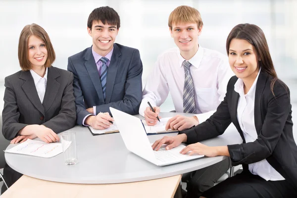 Empresários em reunião — Fotografia de Stock