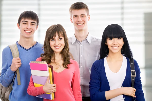 Estudiantes felices — Foto de Stock