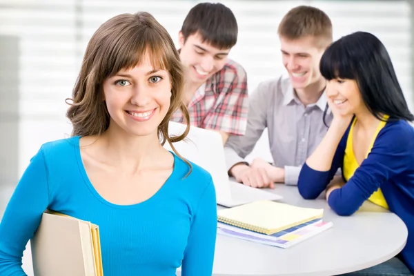 Estudiantes felices — Foto de Stock