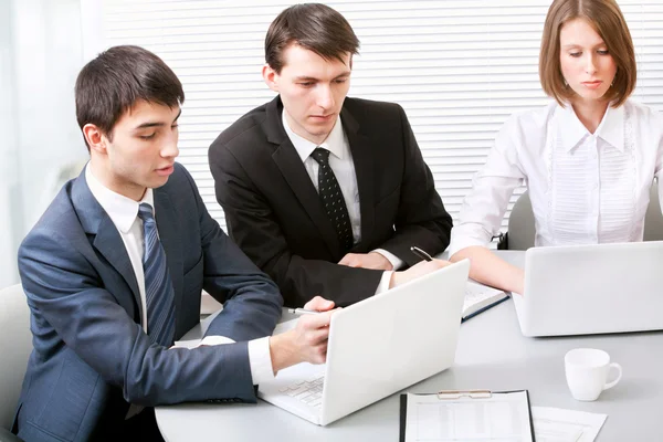 Gente de negocios trabajando —  Fotos de Stock