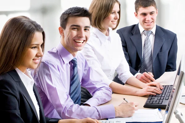 Jóvenes empresarios — Foto de Stock