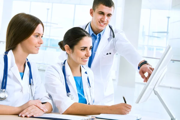 Doctors work together — Stock Photo, Image