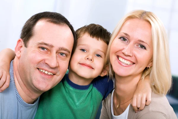 Lycklig familj — Stockfoto