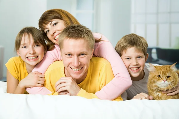 Gelukkige familie — Stockfoto