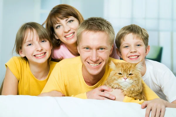 Gelukkige familie — Stockfoto