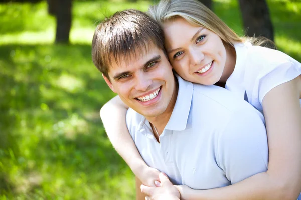 Young couple in nature — Stock Photo, Image