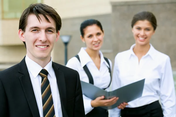 Junge Geschäftsleute — Stockfoto