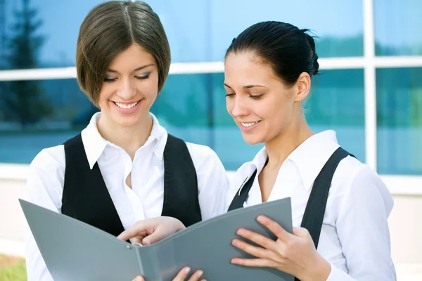 Zakelijke vrouwen — Stockfoto