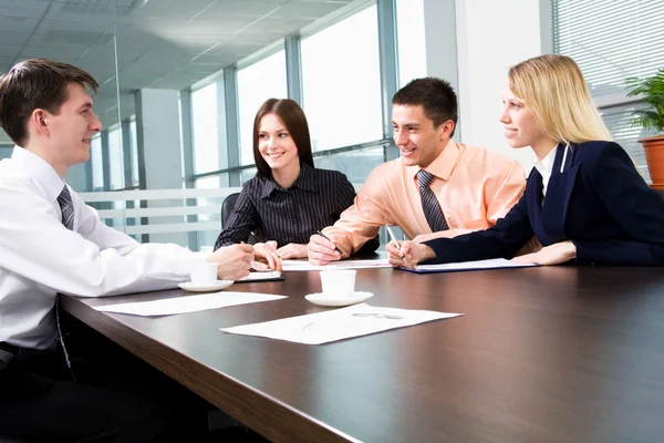 Equipe de negócios em uma reunião — Fotografia de Stock